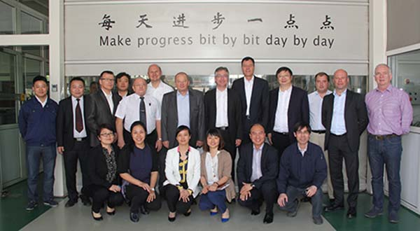 德国戴姆勒公司访问江阴亚星游戏官网集团